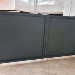 Puerta de entrada de jardín moderna de aluminio modelo 3
