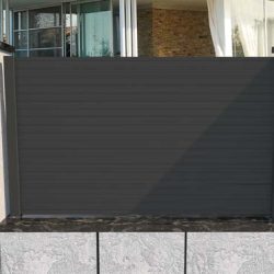 Ejemplos de vallas de jardín de aluminio con panel liso 2